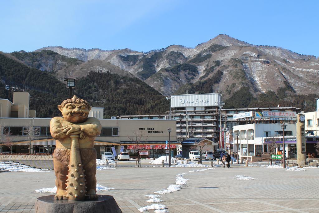 Отель Kinugawa Onsen Sanraku Никко Экстерьер фото
