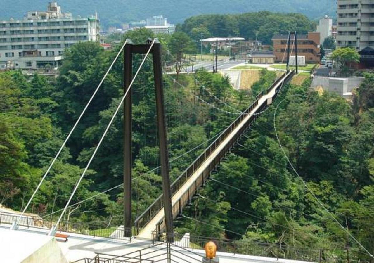 Отель Kinugawa Onsen Sanraku Никко Экстерьер фото